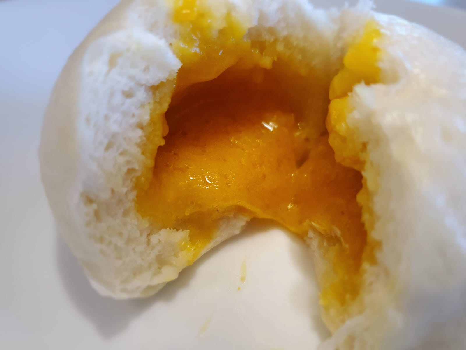 Golden Egg Yolk Lava Buns (6pcs)